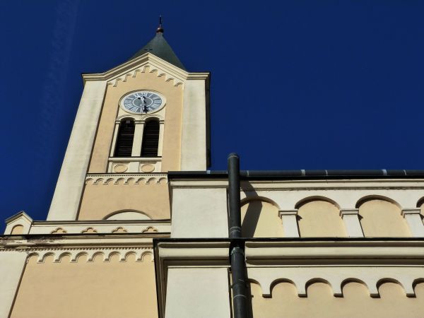 Cost of Church Gutter Installation in Olive Branch